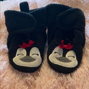Hudson Baby Black Penguin Booties